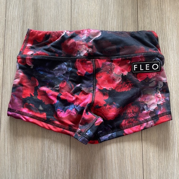 Fleo Original Shorts - Picture 2 of 2